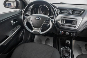 Хетчбэк Kia Rio 2017 года, 989000 рублей, Барнаул