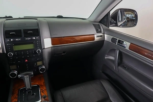 Внедорожник Volkswagen Touareg 2010 года, 1379000 рублей, Пермь
