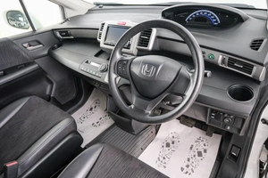 Минивэн Honda Freed 2014 года, 1299000 рублей, Красноярск