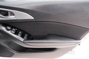 Седан Mazda Axela 2017 года, 1329000 рублей, Красноярск