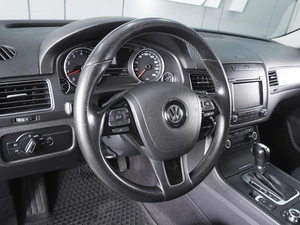 Внедорожник Volkswagen Touareg 2012 года, 2000000 рублей, Ростов-на-Дону