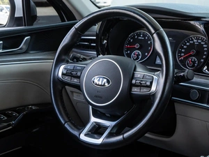 Седан Kia K5 2020 года, 2750000 рублей, Волгоград