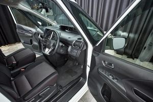 Минивэн Nissan Serena 2017 года, 1789000 рублей, Красноярск