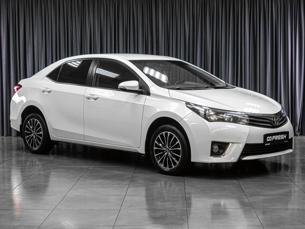 Седан Toyota Corolla 2015 года, 1339000 рублей, Тюмень