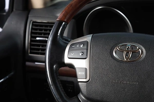 Внедорожник Toyota Land Cruiser 2015 года, 4499000 рублей, Новосибирск