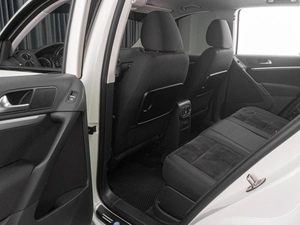 Внедорожник Volkswagen Tiguan 2012 года, 1677000 рублей, Тюмень
