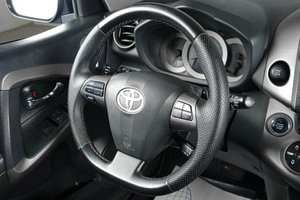 Внедорожник Toyota RAV4 2011 года, 1359000 рублей, Тюмень