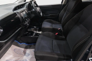 Хетчбэк Toyota Vitz 2018 года, 999000 рублей, Новокузнецк