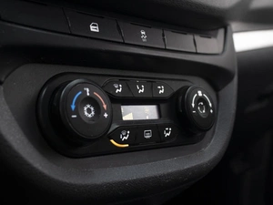 Седан ВАЗ (LADA) Vesta 2017 года, 900000 рублей, Омск