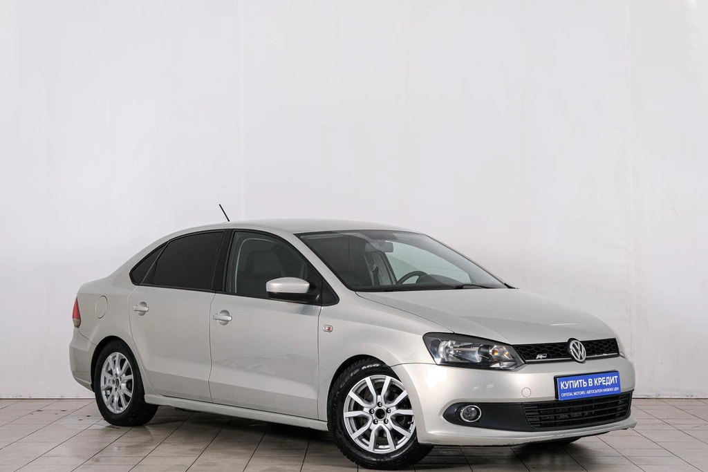Седан Volkswagen Polo 2011 года, 699000 рублей, Красноярск