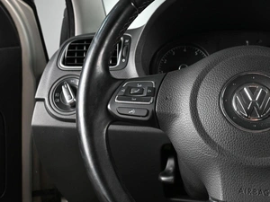 Седан Volkswagen Polo 2013 года, 889000 рублей, Аксай