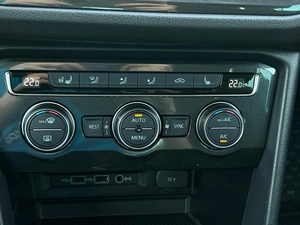Внедорожник Volkswagen Tiguan 2018 года, 2599000 рублей, Ижевск