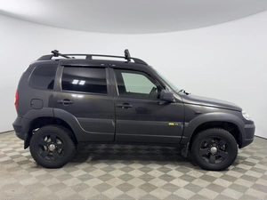 Внедорожник Chevrolet Niva 2017 года, 679900 рублей, Казань