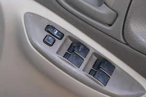 Седан Toyota Platz 2003 года, 399000 рублей, Омск