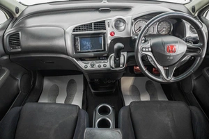 Минивэн Honda Stream 2007 года, 1039000 рублей, Барнаул