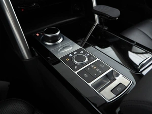 Внедорожник Land Rover Discovery 2017 года, 4738888 рублей, Москва