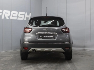 Внедорожник Renault Kaptur 2018 года, 1500000 рублей, Омск