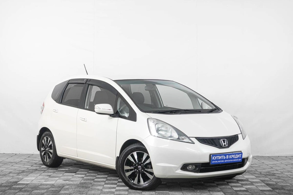 Хетчбэк Honda Fit 2009 года, 809000 рублей, Кемерово