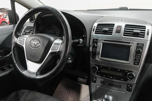 Седан Toyota Avensis 2012 года, 1529000 рублей, Новокузнецк