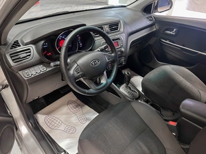 Седан Kia Rio 2011 года, 930000 рублей, Красноярск