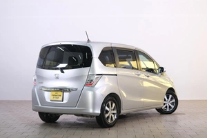 Минивэн Honda Freed 2013 года, 1149000 рублей, Омск