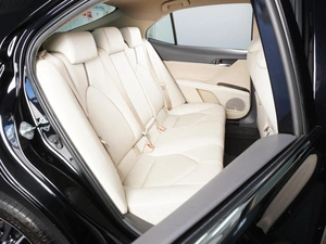 Седан Toyota Camry 2021 года, 3685000 рублей, Красный Пахарь