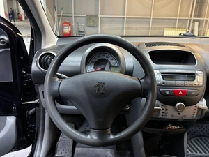Хетчбэк Peugeot 107 2010 года, 547000 рублей, Красноярск