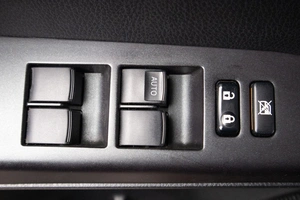 Внедорожник Toyota RAV4 2017 года, 2499000 рублей, Оренбург