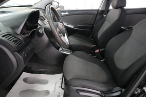 Седан Hyundai Solaris 2013 года, 839000 рублей, Омск