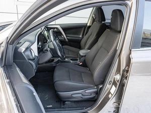 Внедорожник Toyota RAV4 2018 года, 1695000 рублей, Санкт-Петербург