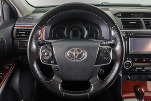 Седан Toyota Camry 2014 года, 1689000 рублей, Пермь