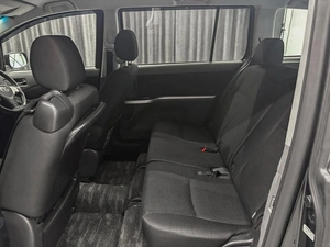 Минивэн Toyota Isis 2011 года, 1220000 рублей, Красноярск