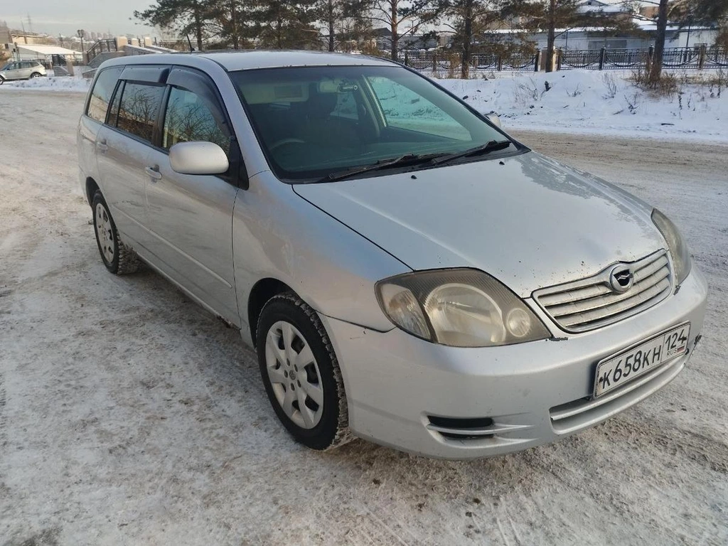 Универсал Toyota Corolla Fielder 2004 года, 460000 рублей, Красноярск