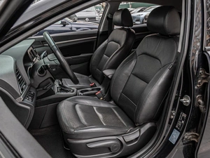 Седан Hyundai Elantra 2016 года, 1345000 рублей, Краснодар