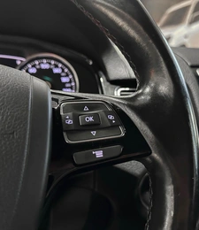 Внедорожник Volkswagen Touareg 2016 года, 2697000 рублей, Красноярск