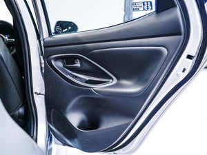 Хетчбэк Toyota Yaris 2021 года, 1150000 рублей, Красноярск