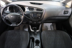 Хетчбэк Kia Ceed 2013 года, 1299000 рублей, Омск