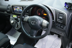 Минивэн Toyota Wish 2004 года, 918000 рублей, Солонцы