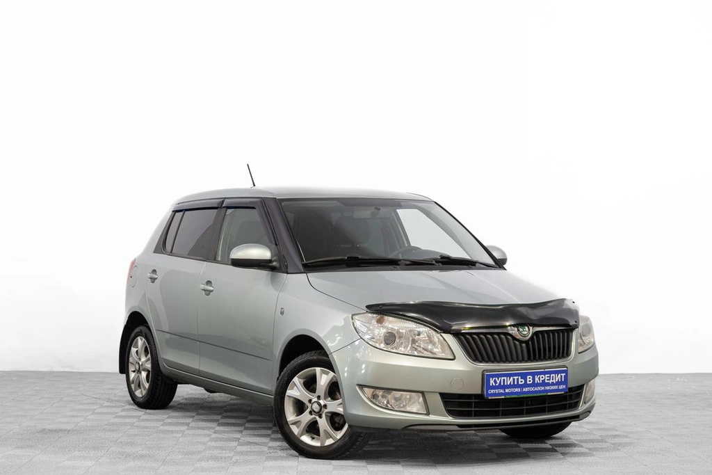 Хетчбэк Skoda Fabia 2012 года, 889000 рублей, Барнаул