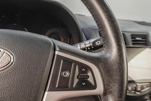 Хетчбэк Hyundai Solaris 2012 года, 899000 рублей, Челябинск