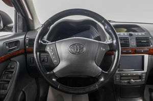 Седан Toyota Avensis 2005 года, 709000 рублей, Барнаул