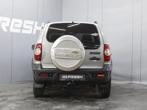 Внедорожник Chevrolet Niva 2015 года, 598000 рублей, Омск