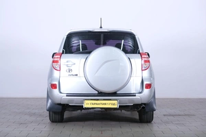 Внедорожник Toyota RAV4 2011 года, 1489000 рублей, Омск