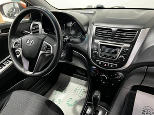 Седан Hyundai Solaris 2015 года, 949000 рублей, Красноярск