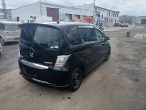Минивэн Honda Freed 2013 года, 960000 рублей, Красноярск