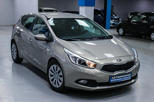 Хетчбэк Kia Ceed 2012 года, 918000 рублей, Солонцы