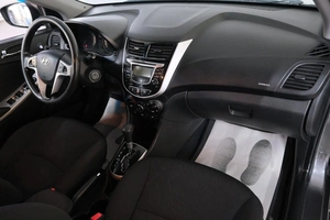 Седан Hyundai Solaris 2013 года, 999000 рублей, Омск