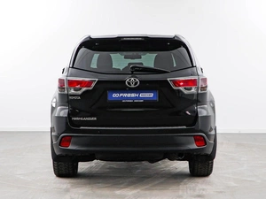 Внедорожник Toyota Highlander 2014 года, 2839999 рублей, Москва