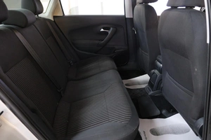 Седан Volkswagen Polo 2013 года, 919000 рублей, Омск