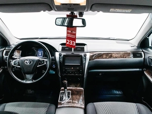 Седан Toyota Camry 2017 года, 1924000 рублей, Красноярск